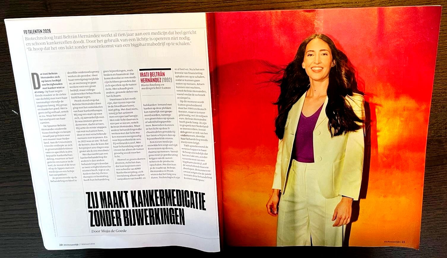 FD Persoonlijk magazine spread featuring Lumox co-founder Irati Beltrán Hernández, headline "Zij maakt kankermedicatie zonder bijwerkingen"